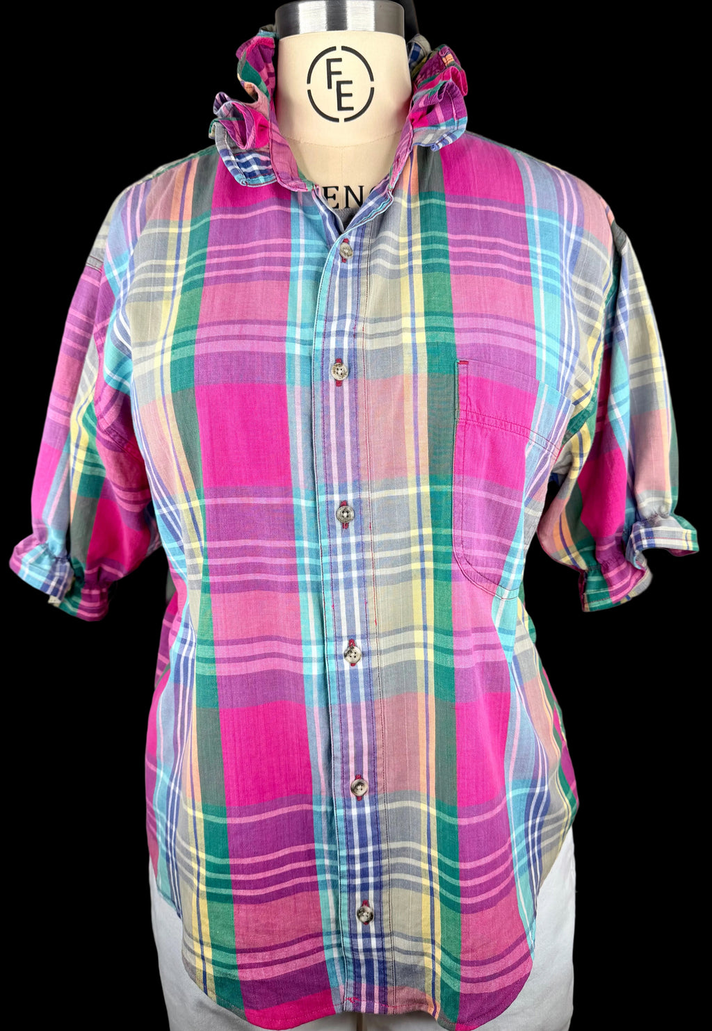 Brenda - M/L short sleeve (Peek-a-Boo button installed)